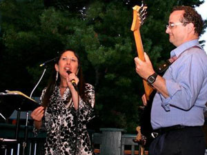 Cheryl and Kevin at a private party in Seattle - a perfect day for an outdoor event.